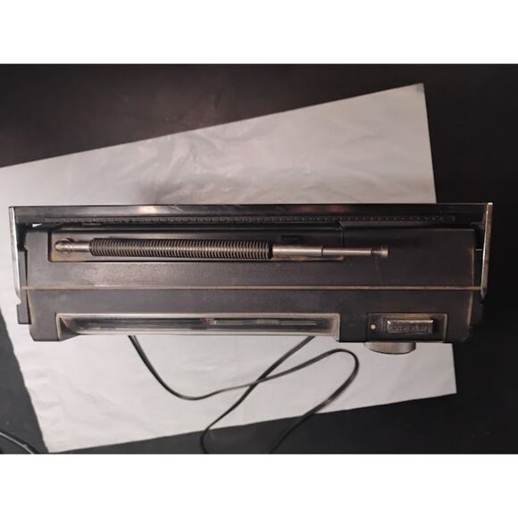 General Electric AM/FM Radio 7-2885F (Static When You Adjust Volume) - Picture 6 of 11